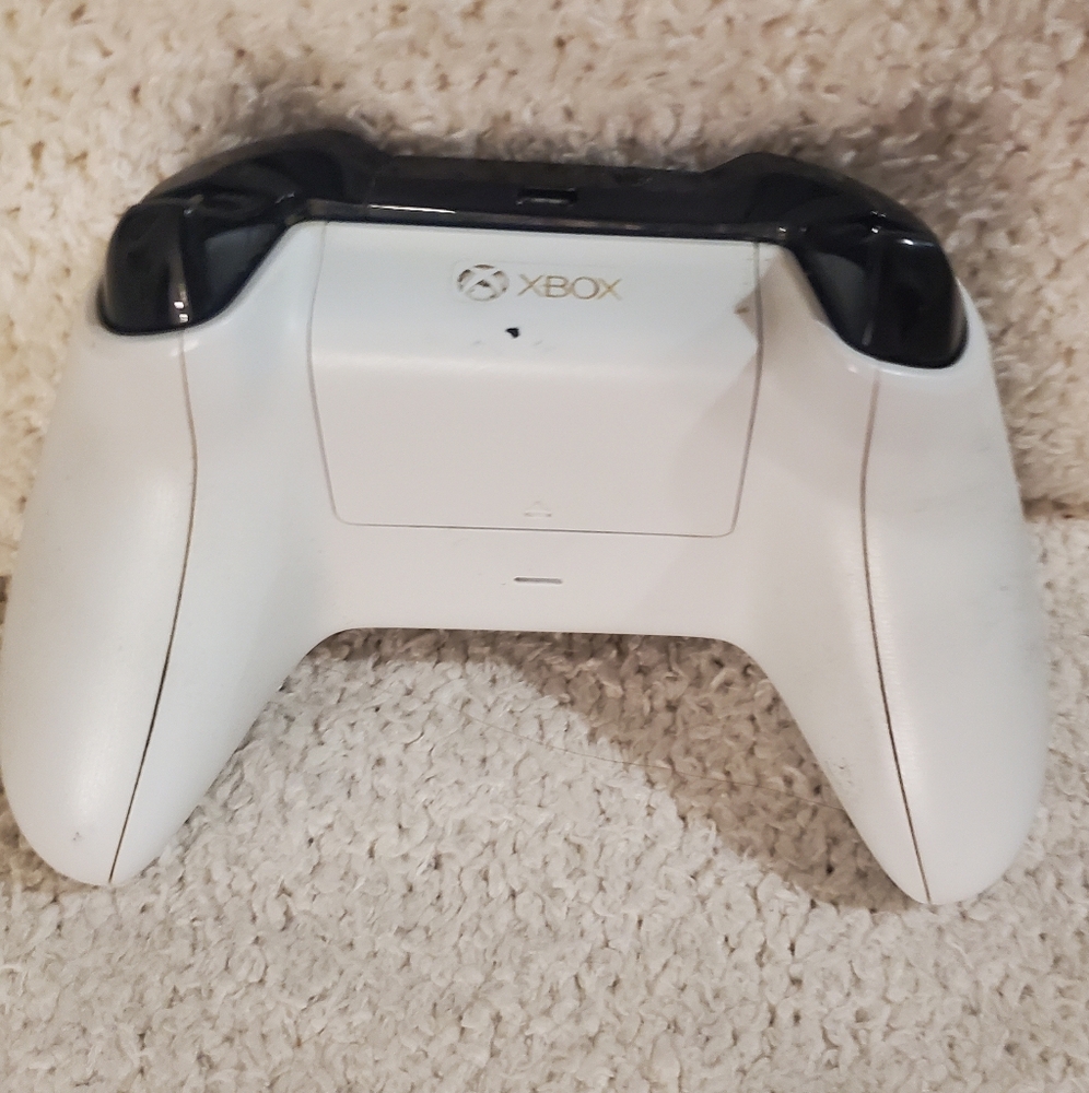 Xbox One Wireless Controller - White - Picture 2 of 4